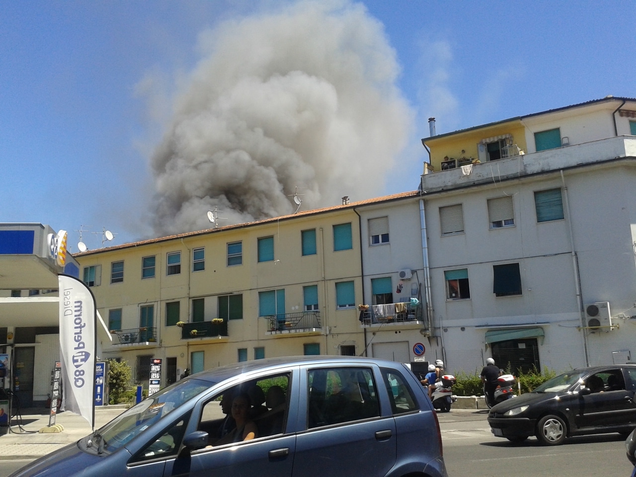 Incendio al Varignano, donna finisce all’ospedale