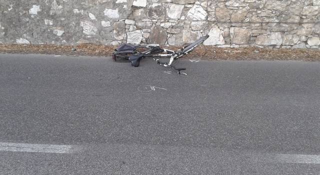 Incidente auto-bici: muore un uomo