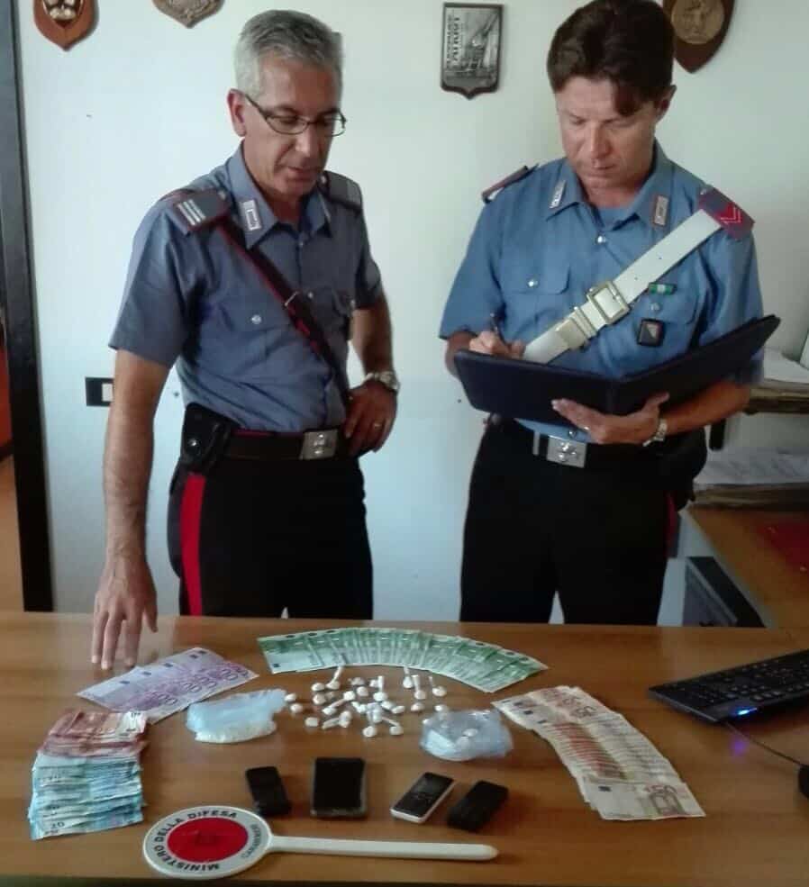 Lotta allo spaccio. Arrestate due persone e sequestrati oltre 9mila euro