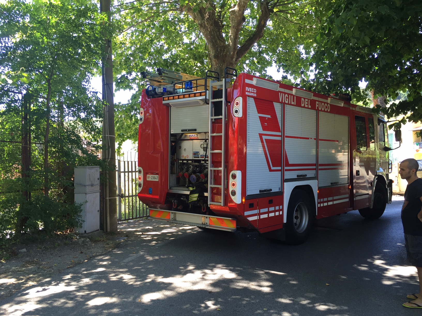 Incendio in via Cimarosa. Ordinanza del sindaco di pulizia della strada