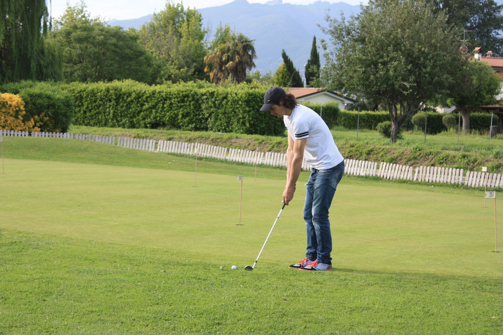 Solidarietà, una partita di golf per i terremotati