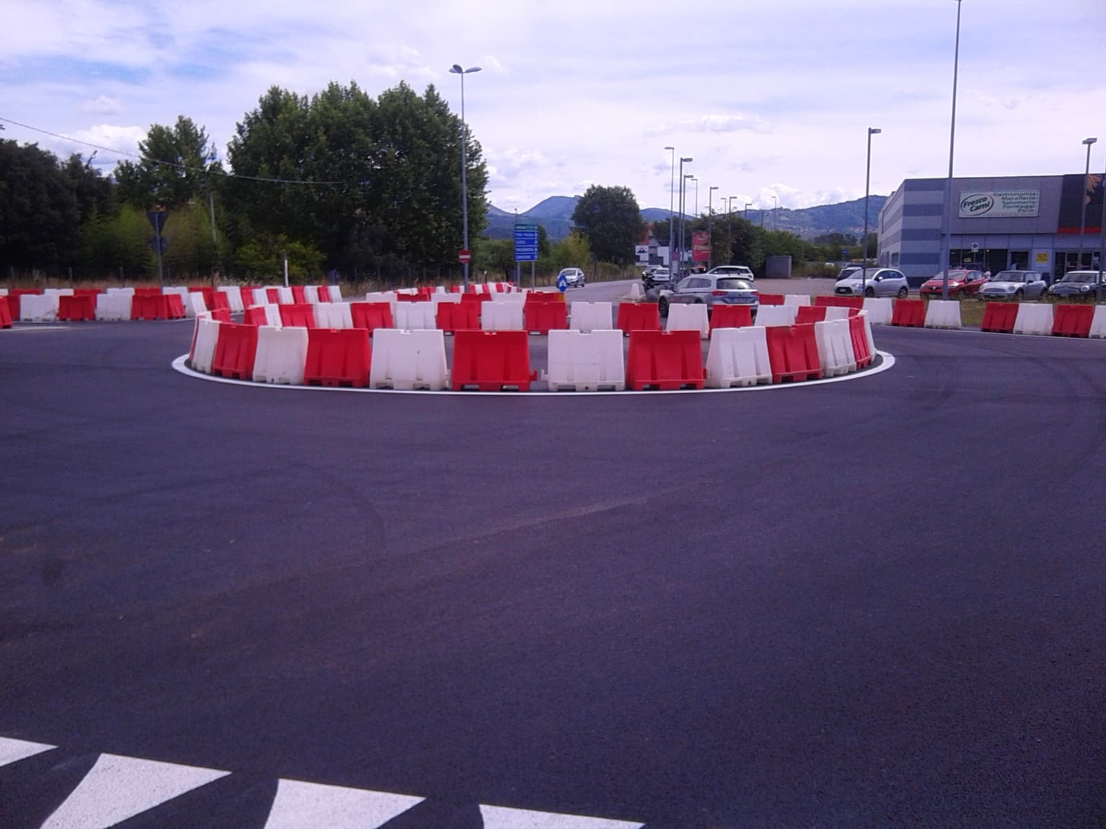 “L’asfalto sulle strade è merito di Lunardini, altro che Del Ghingaro…”