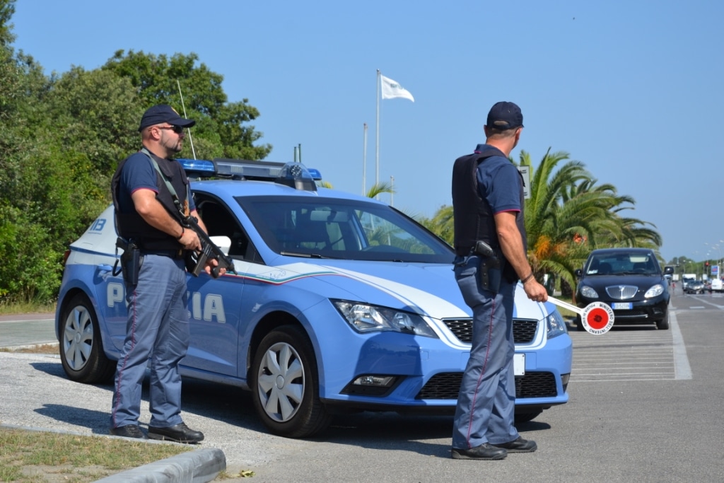 Rubano al Trony, fogli di via per due georgiani