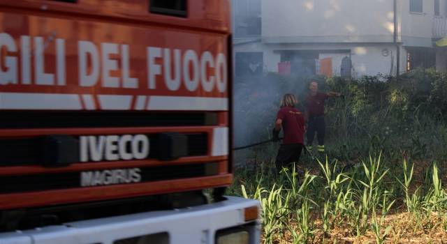 Incendio in appartamento per una stufa a legna