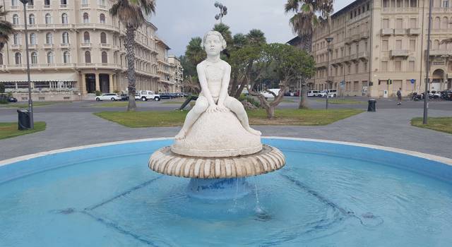 Riaccesa la fontana della &#8220;Bambina che guarda il mare&#8221;