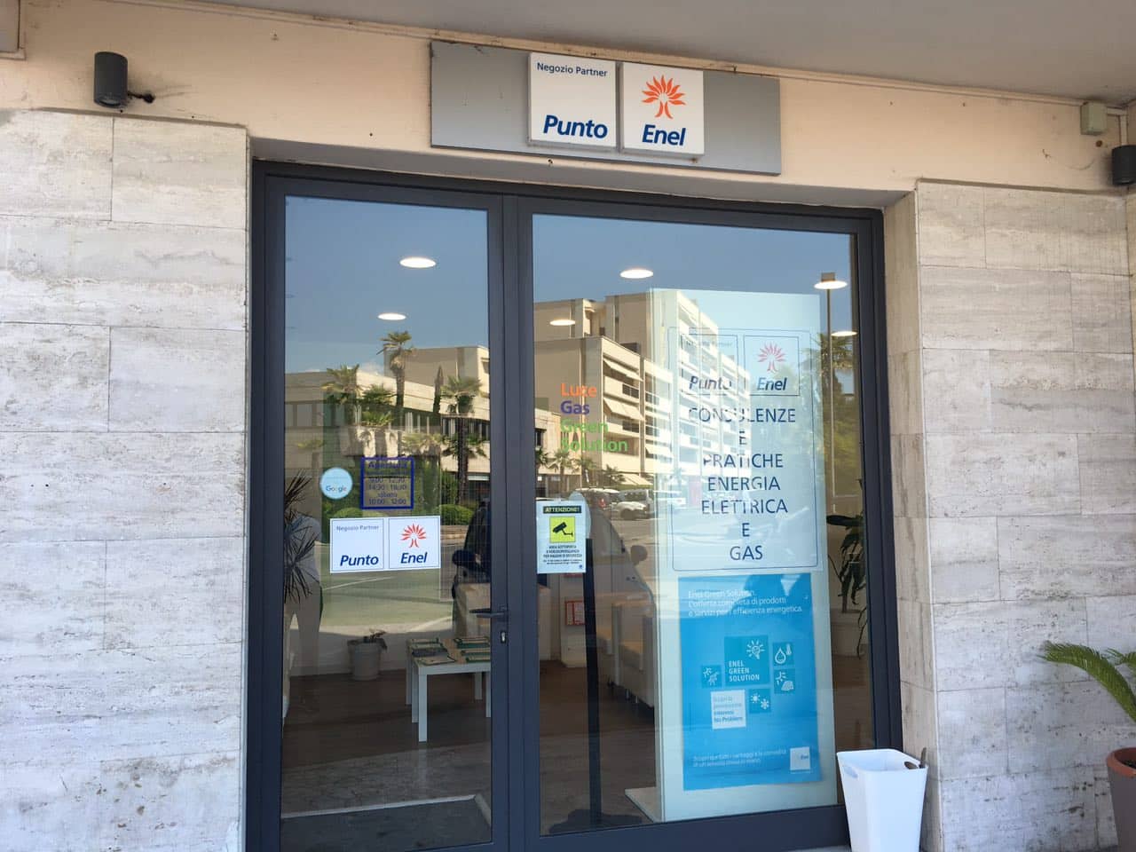 I Punti Enel della Versilia non vanno in ferie, aperti anche d’agosto