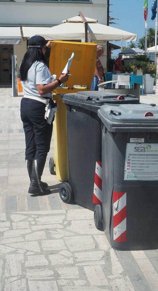 Rifiuti, controlli serrati a Camaiore e Lido