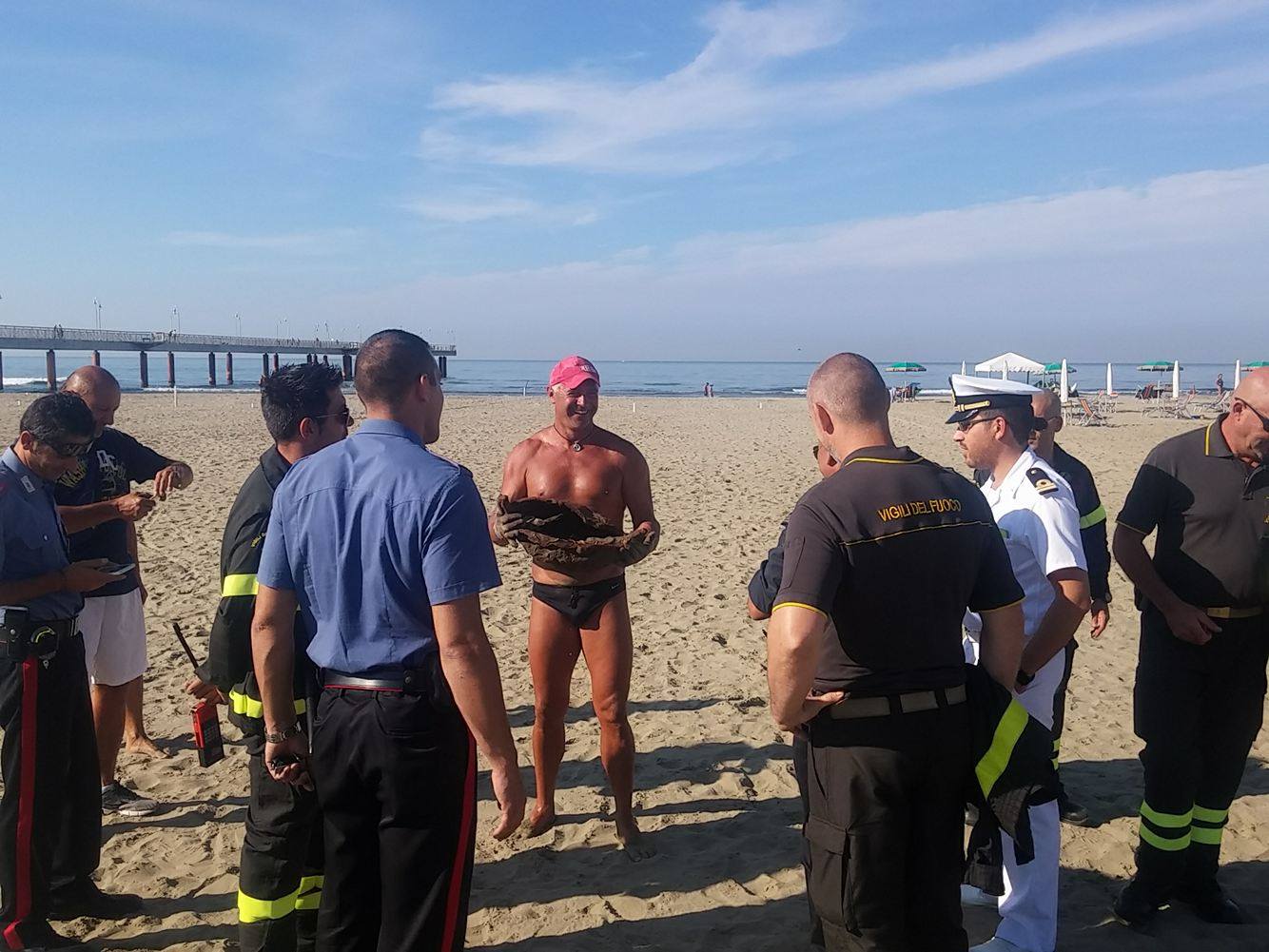 “Una bomba sulla spiaggia”, ma è un falso allarme