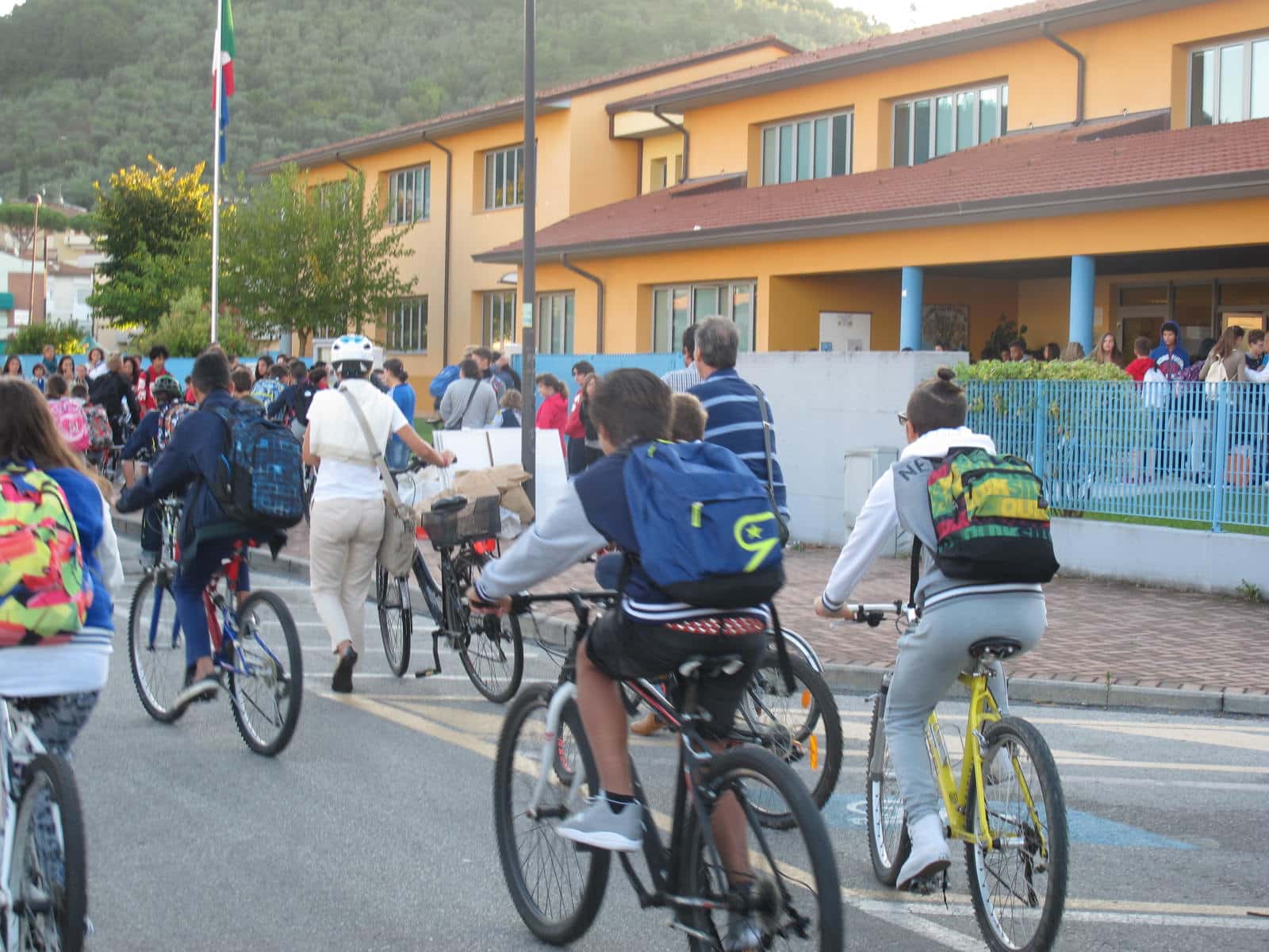 bicicletta bambino polizia