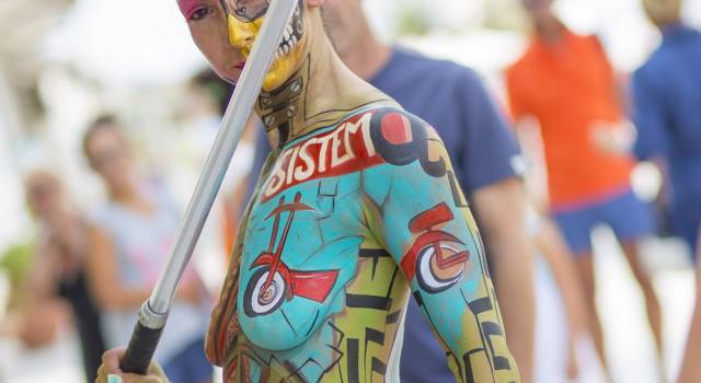 Body Painting a Lido, vince Lucia Postacchini