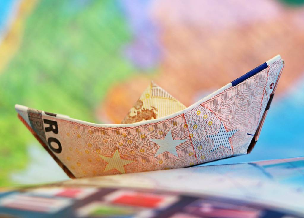 euro soldi denaro finanziamento contributi