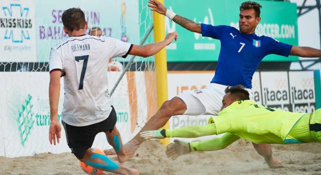 L'&#8221;airone&#8221; Ramacciotti fa volare l&#8217;Italia verso i Mondiali di beach soccer