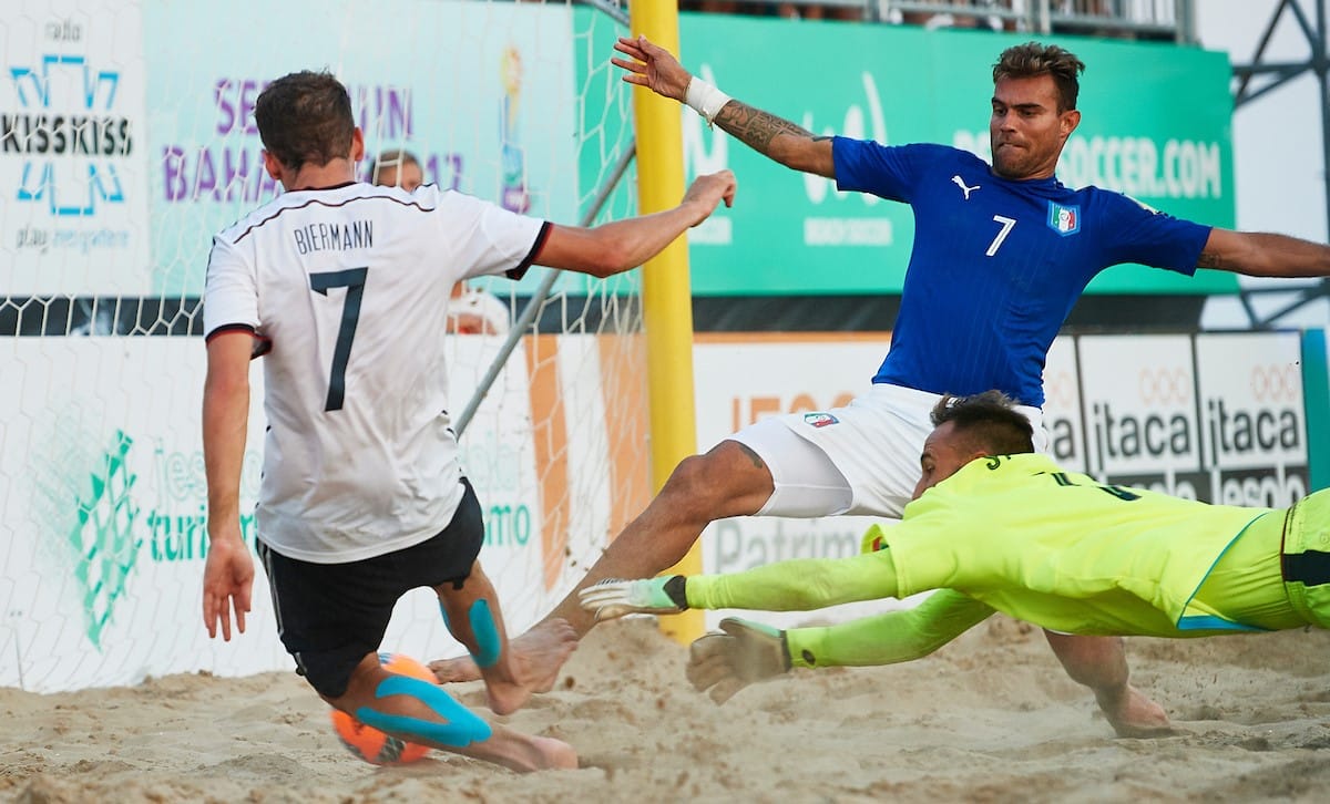 L'”airone” Ramacciotti fa volare l’Italia verso i Mondiali di beach soccer