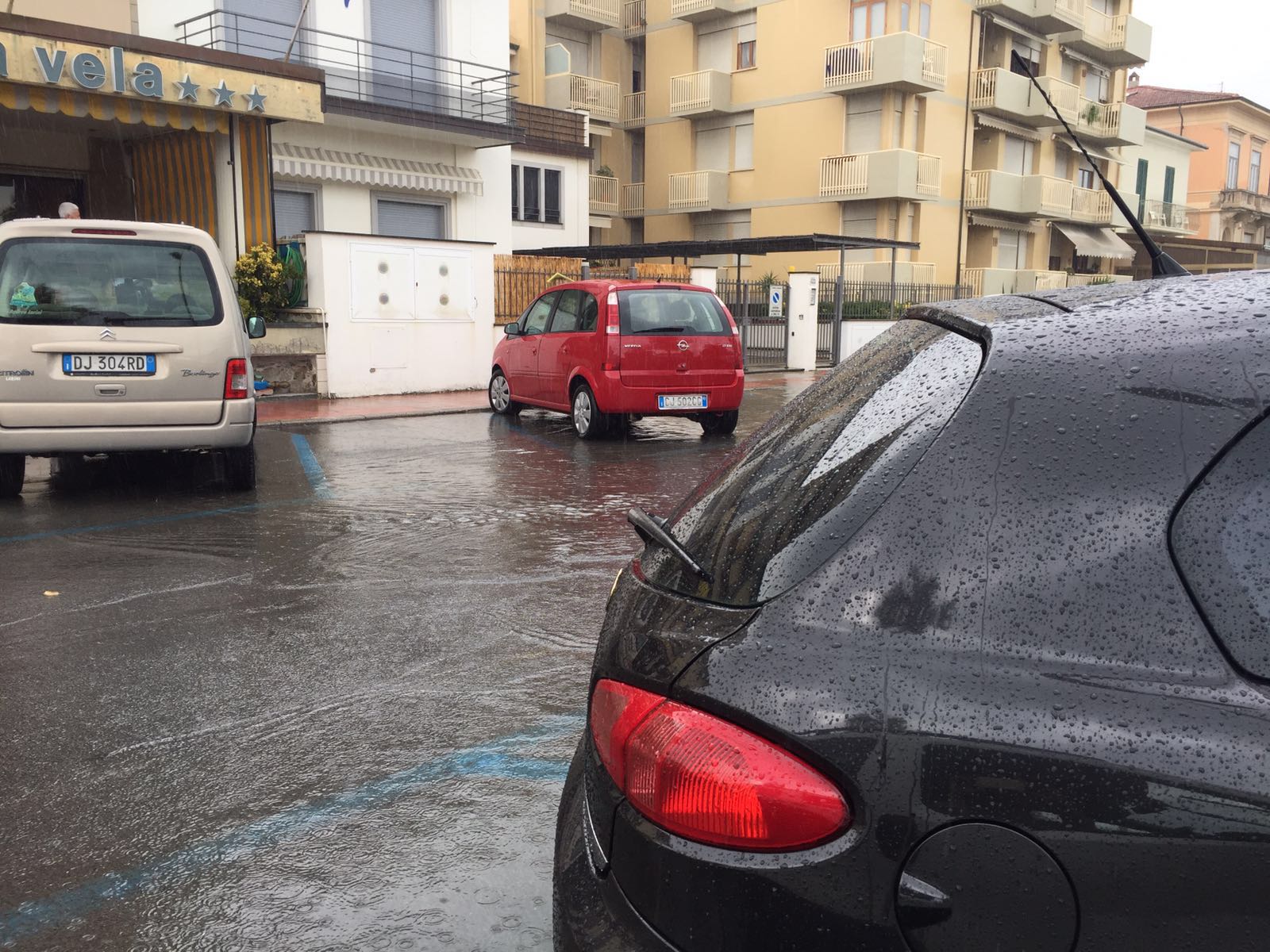 Maltempo in Versilia. Allagamenti e acqua alta