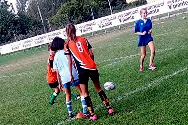 Al campo delle Iare l’Open Day femminile del Rugby Union Versilia