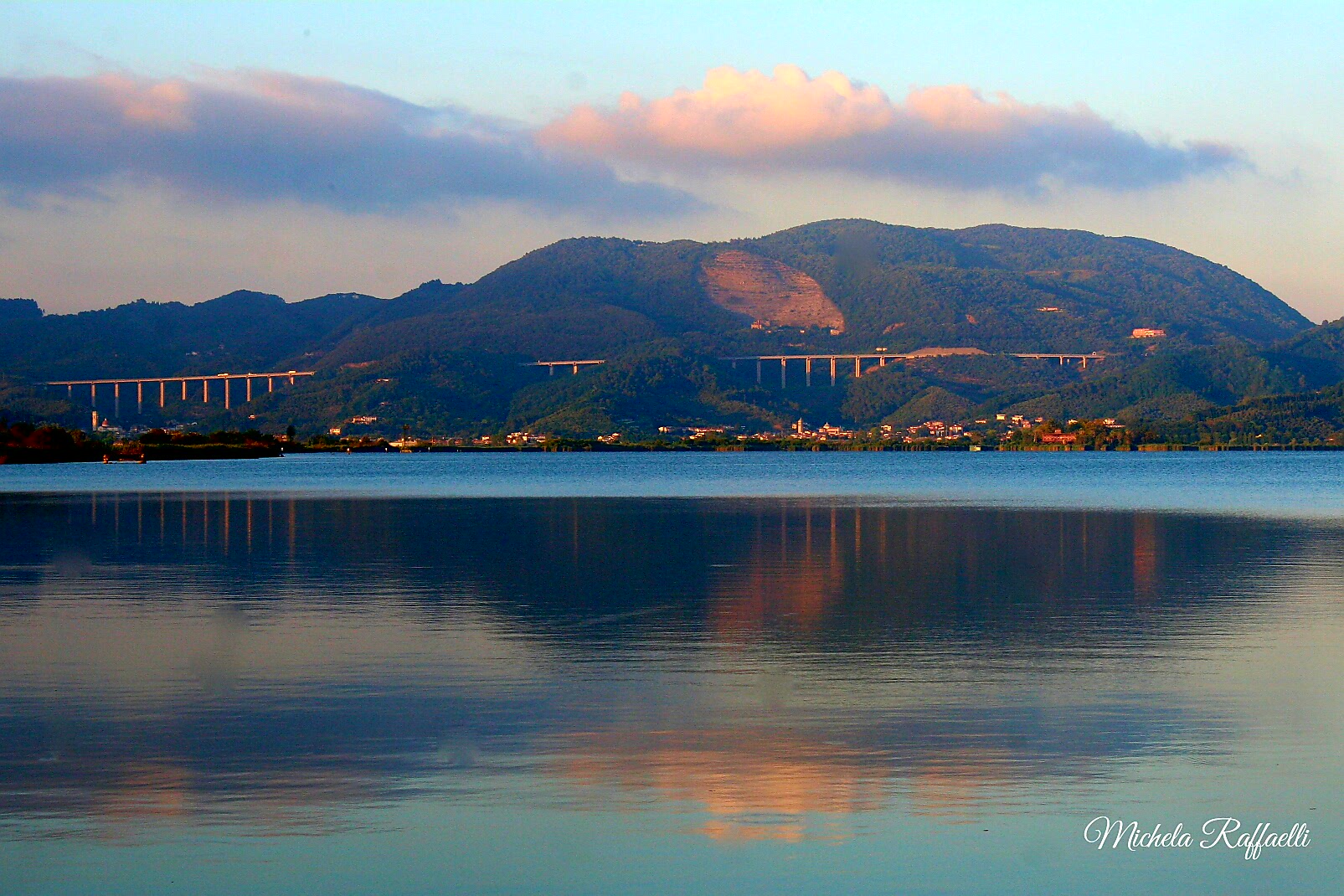 Riflessi sul lago