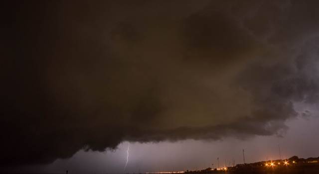 Notte di temporale e fulmini in Versilia, le foto