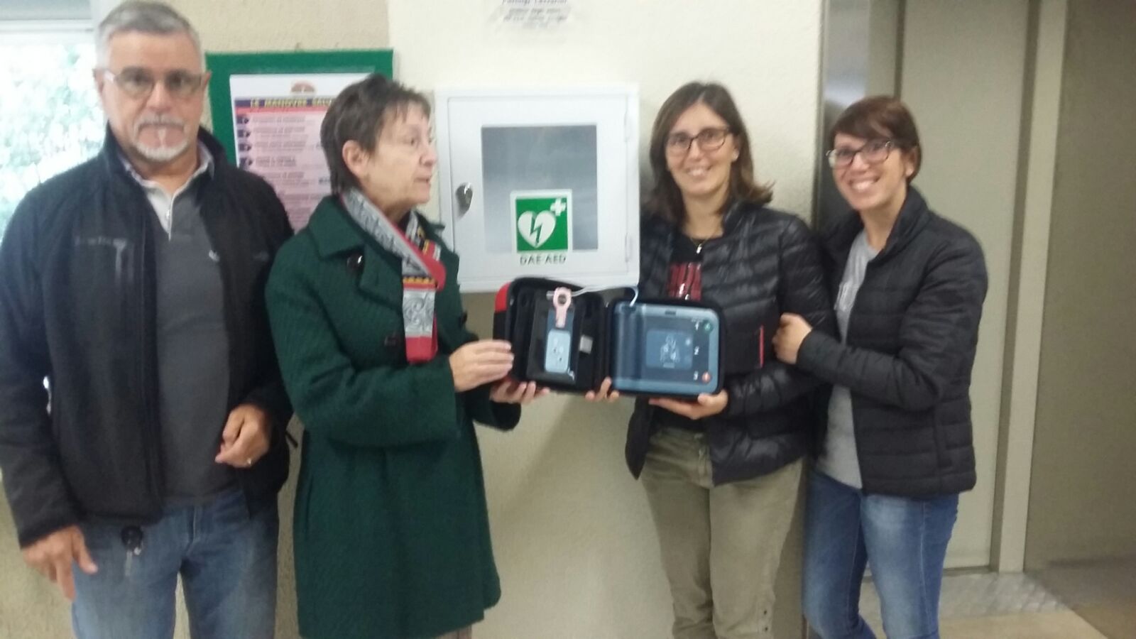 Dagli amici di Pierluigi Lazzarini un defibrillatore per il “Galilei”