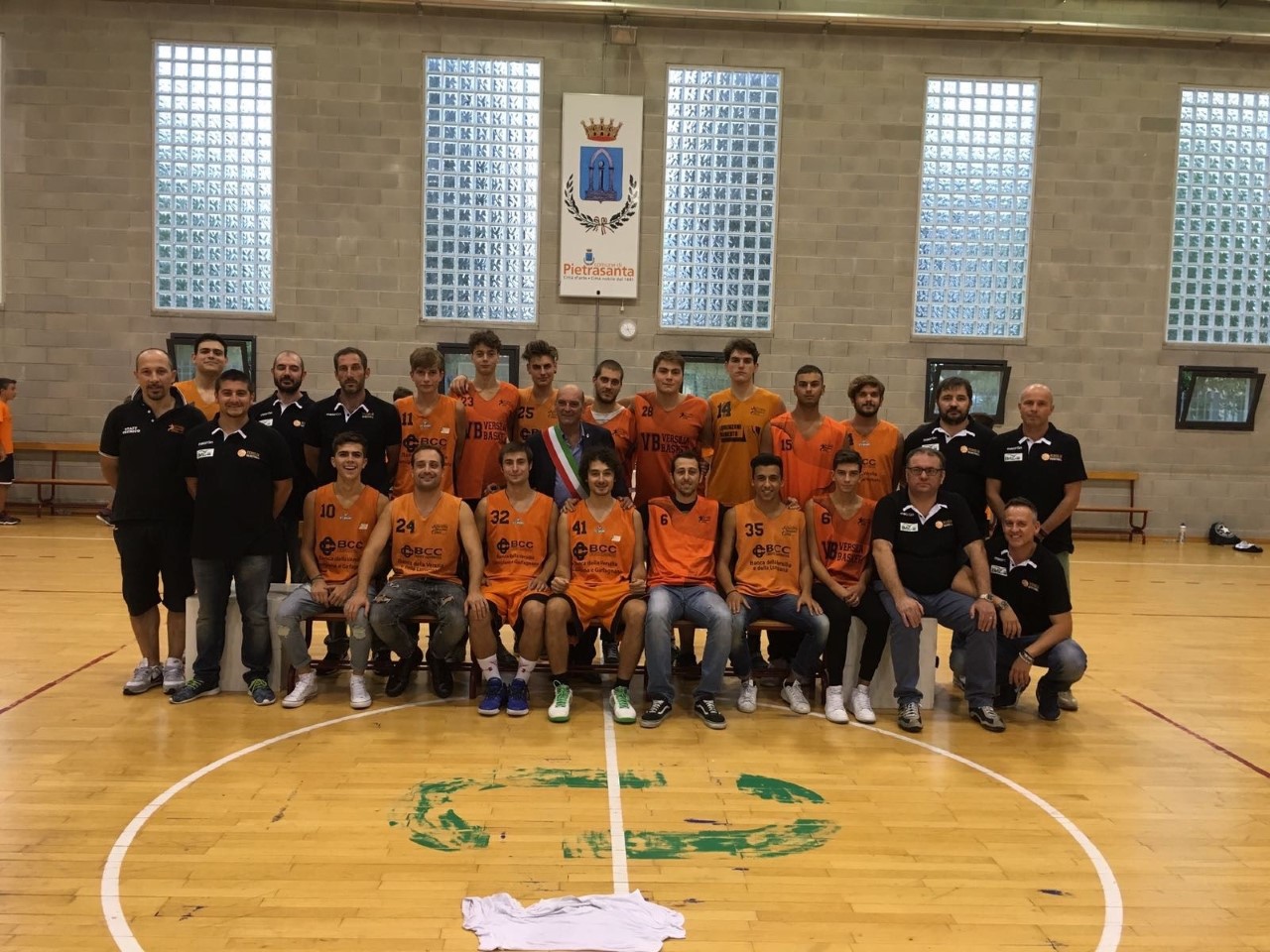 Festa di presentazione per il Versilia Basket