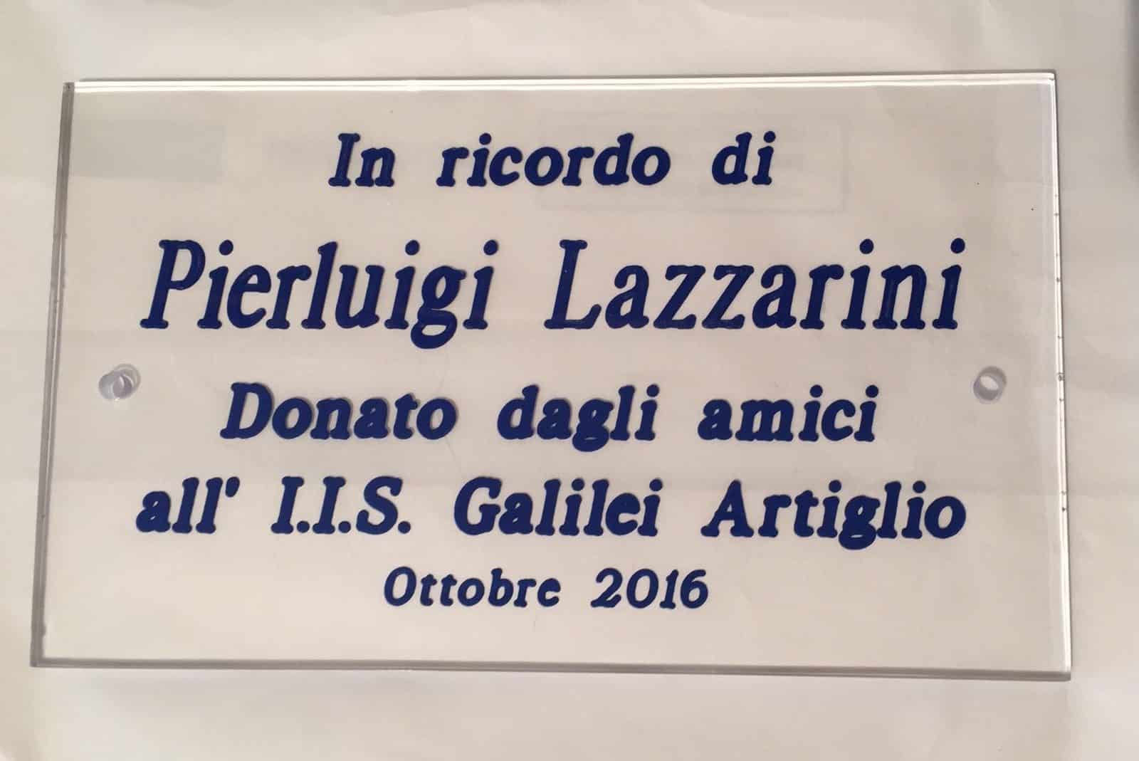 Gli amici di Pierluigi Lazzarini donano un defibrillatore al “Galilei”