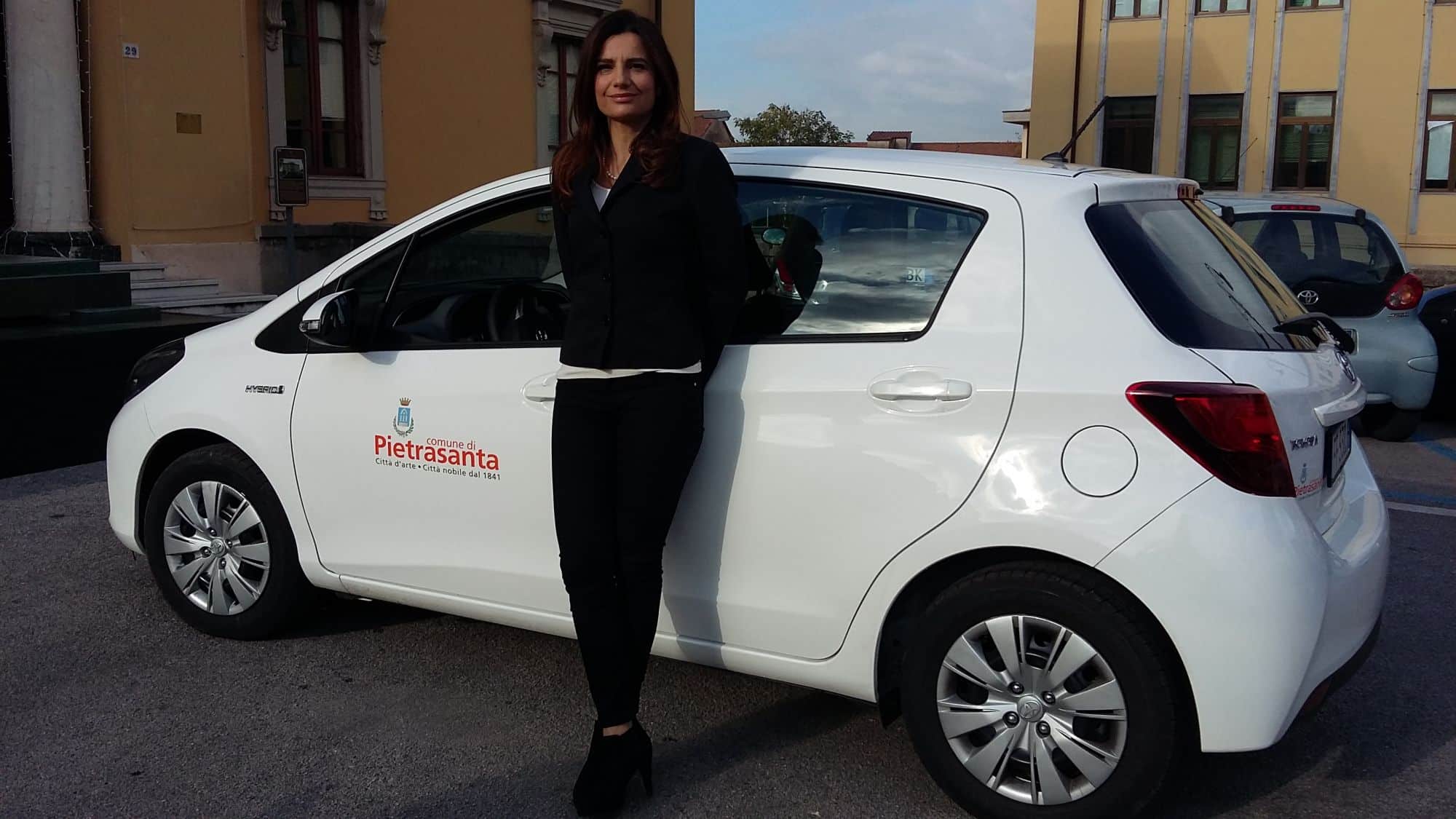 Ecco la prima auto ibrida del Comune di Pietrasanta