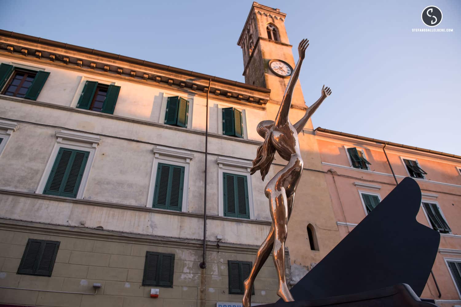 Salvador Dalì a Pietrasanta. La fotogallery dell’inaugurazione