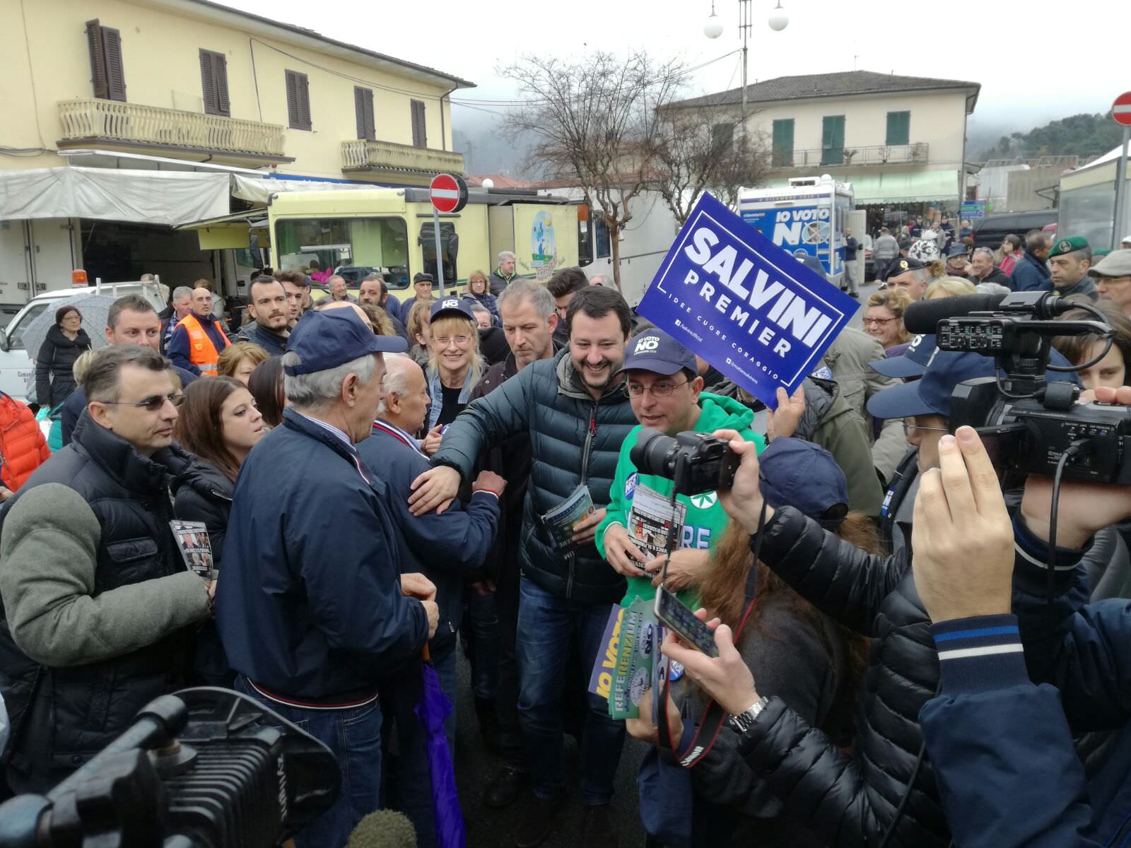 Matteo Salvini a Camaiore, folla per lui