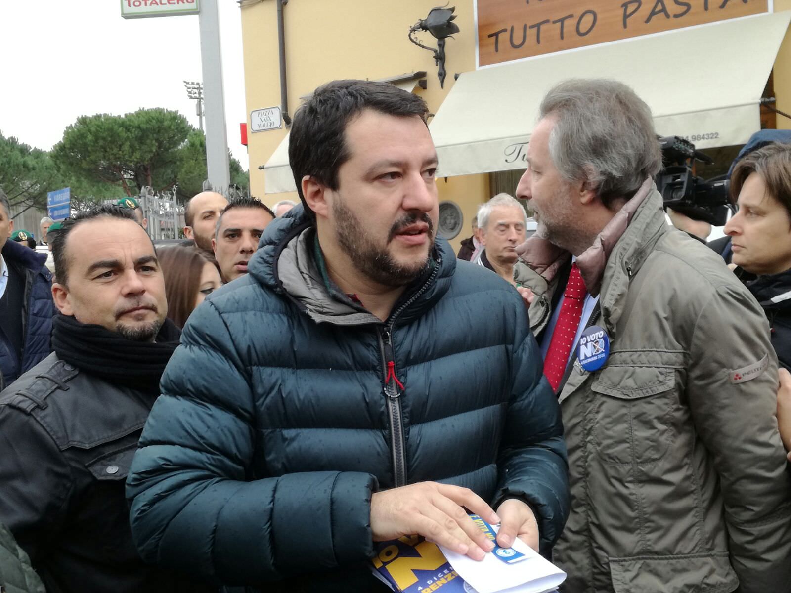 Matteo Salvini in Versilia: “Votate no, per non essere schiavi di Bruxelles”