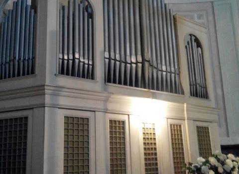 Primo appuntamento con i “Concerti Aperitivo” per il restauro dell’organo di Seravezza