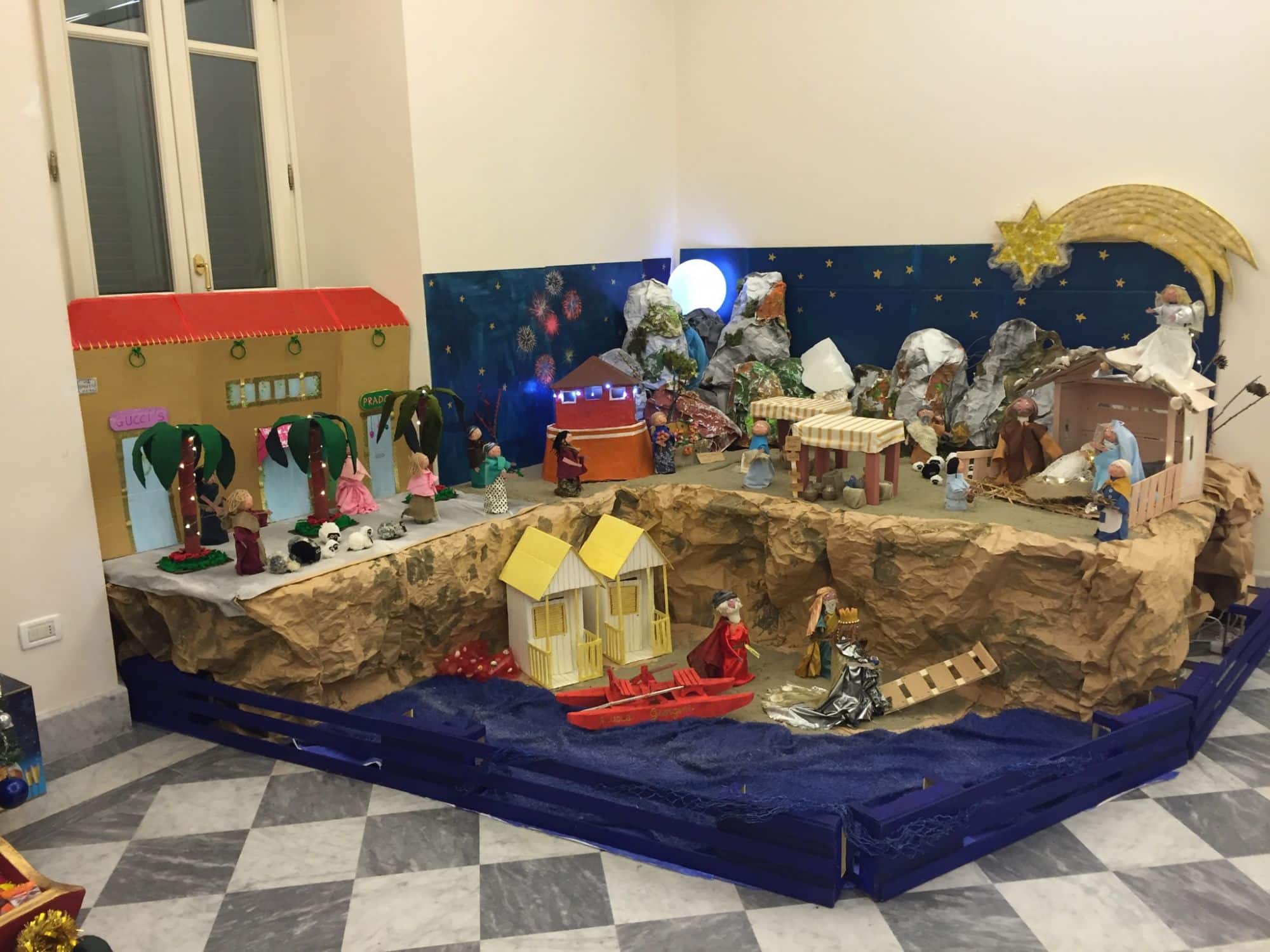 Presepe ambientato a Forte dei Marmi per i bambini della scuola dell’infanzia Giorgini