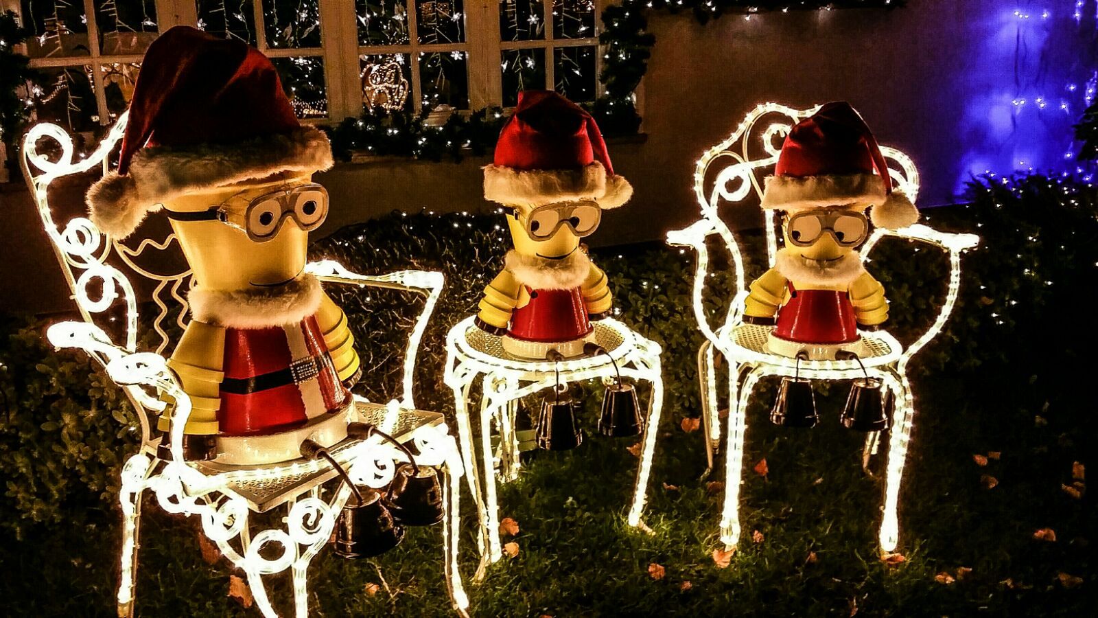 Auguri Di Natale Minions.Nella Casa Di Babbo Natale A Massarosa Con Destinazione Terra