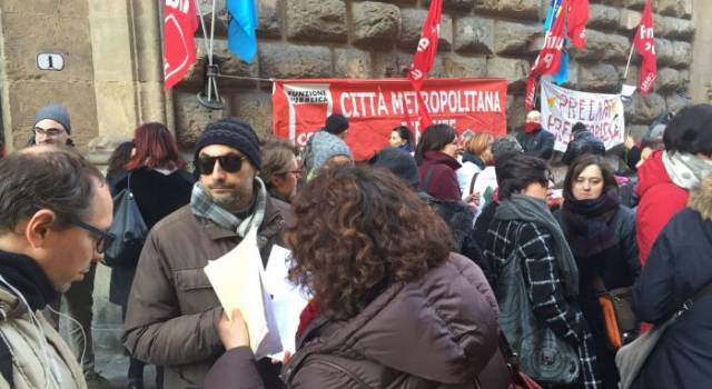 Centri per l&#8217;impiego, sciopero e presidio a Firenze: in 100 col posto a rischio