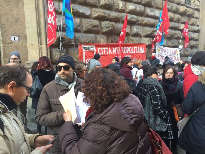 Centri per l’impiego, sciopero e presidio a Firenze: in 100 col posto a rischio