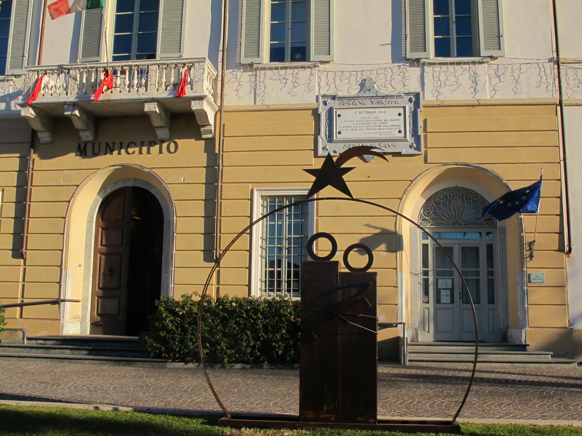 Donata a Massarosa l’opera in ferro “La Natività”