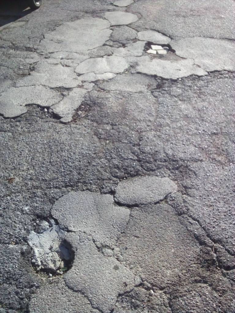 strade sconnesse