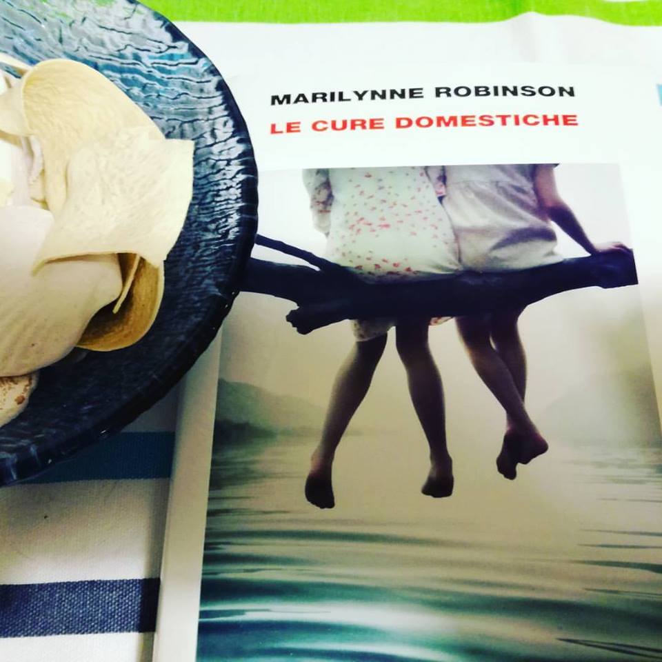 Marilynne Robinson, Le cure domestiche [recensione]
