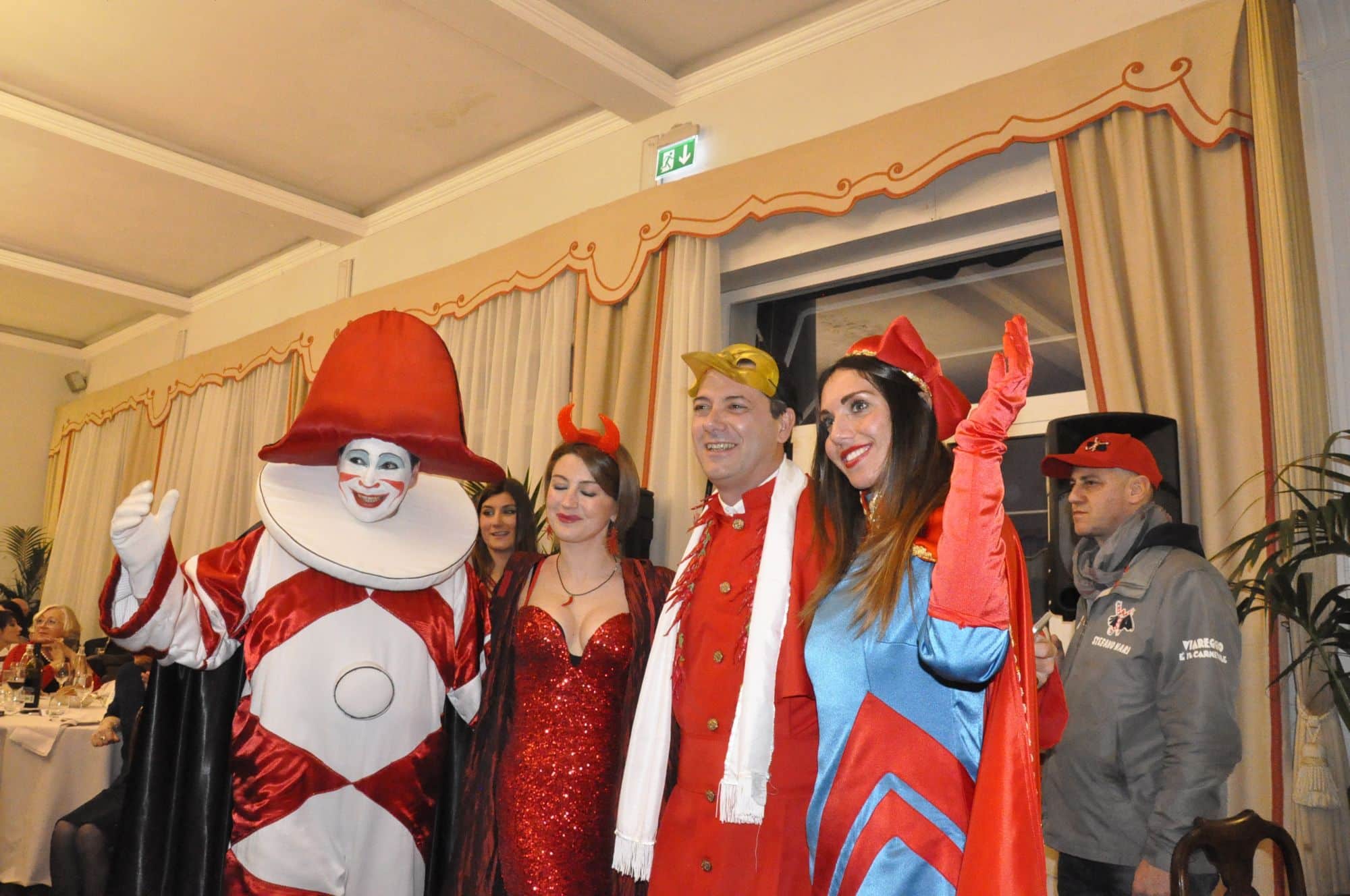 Grande successo all’hotel Palace per il Veglione Rosso Piccante