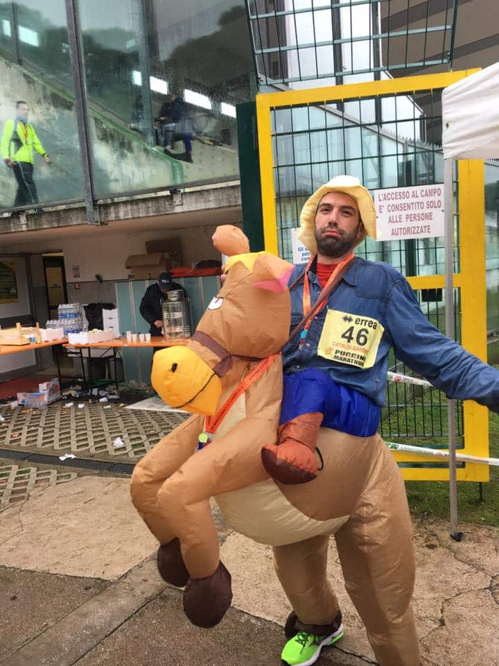 Running in maschera per gli appassionati di corsa campestre