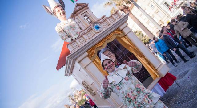 Grande successo di vendita per i biglietti cumulativi del Carnevale di Viareggio 2017