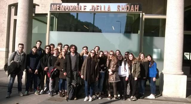 Gli studenti del Liceo “Michelangelo” in visita ai luoghi della memoria a Milano