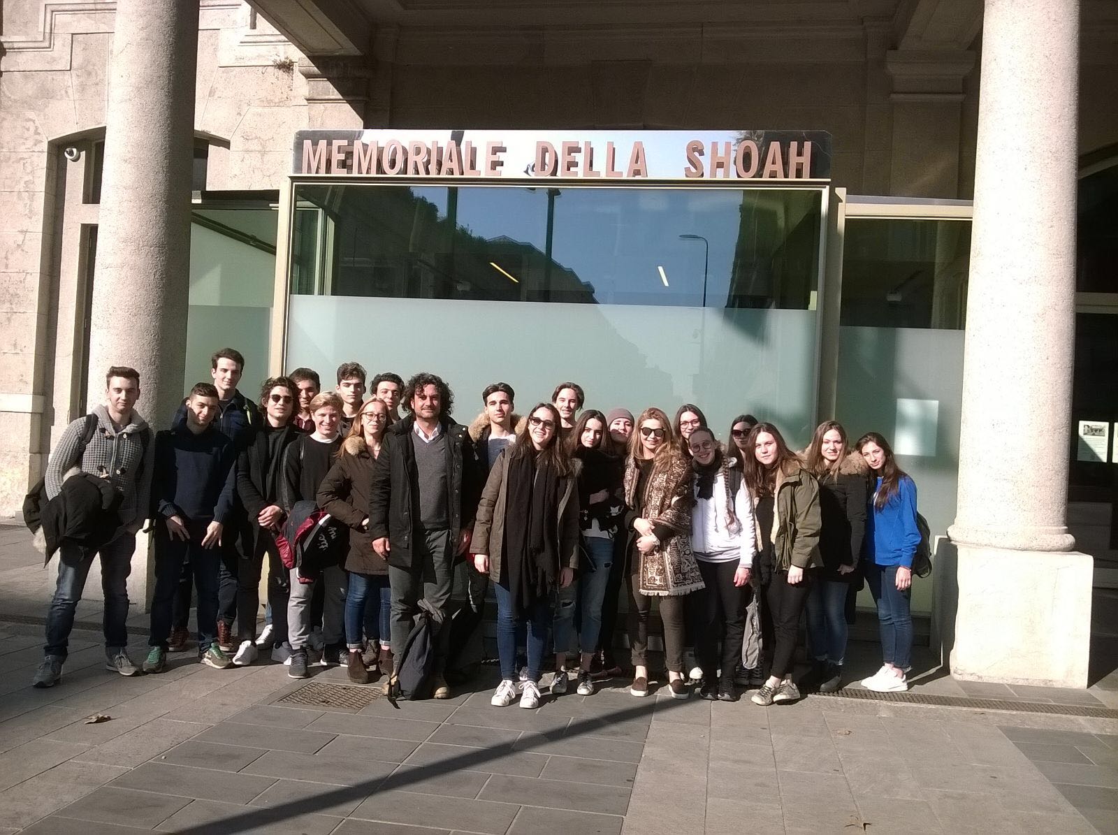 Gli studenti del Liceo “Michelangelo” in visita ai luoghi della memoria a Milano