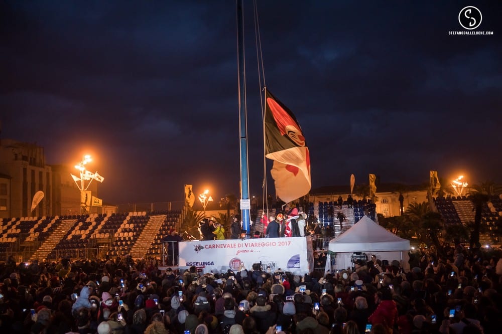 I bambini di Amatrice ospiti al Carnevale di Viareggio