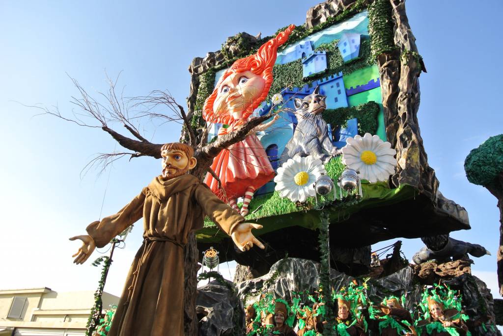 carri di seconda categoria carnevale di viareggio 2017 022