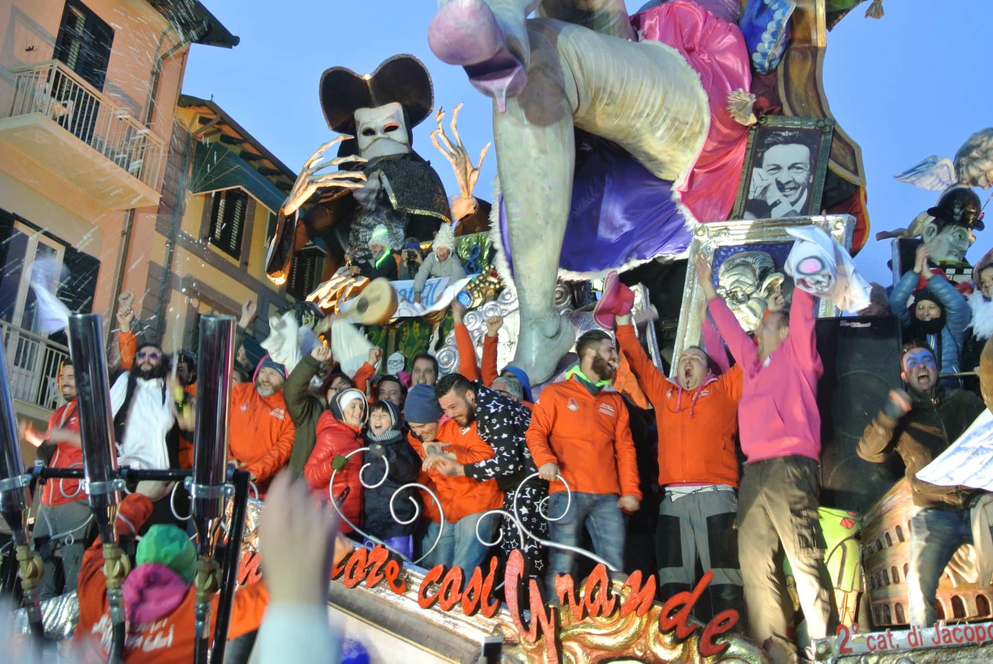 Carnevale di Viareggio, Jacopo Allegrucci domina in seconda categoria