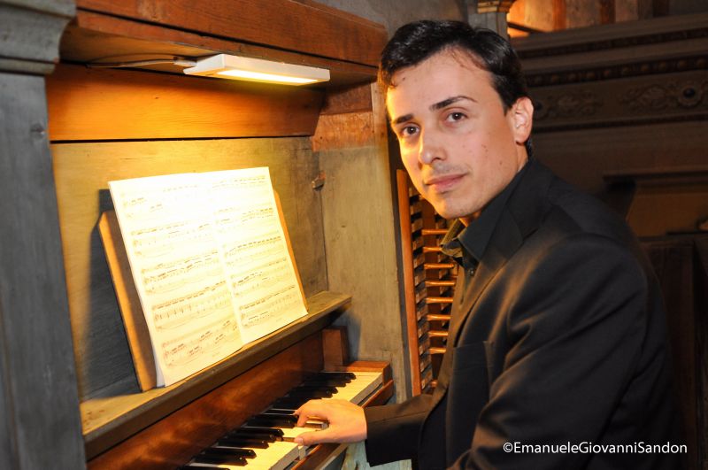 “Pietrasanta in musica”, concerto con Gabriele Pezone