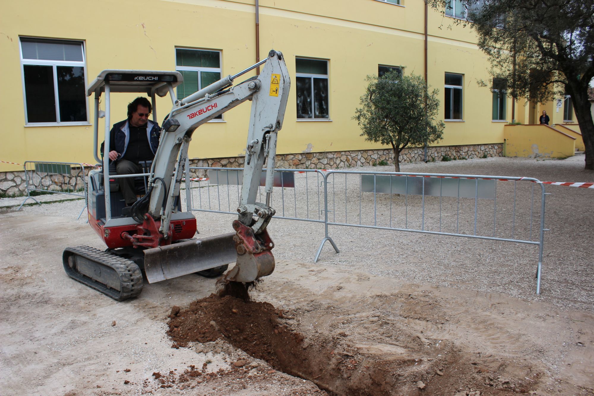 Sostituzione tubazione gas al Crociale, intervento anche all’asilo nido Scubidù