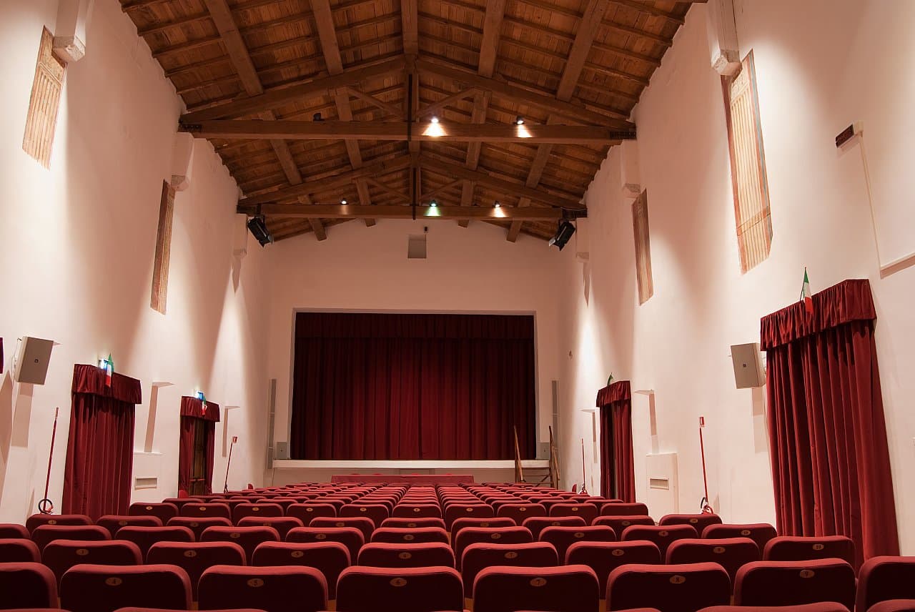 Ripartono gli abbonamenti per la nuova stagione al Teatro delle Scuderie Granducali di Seravezza