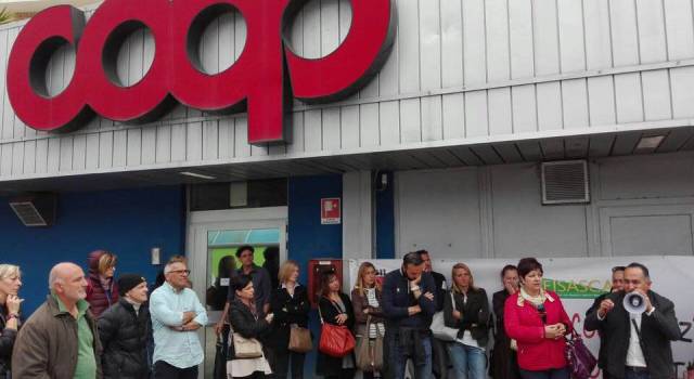 Unicoop Tirreno dichiara 600 esuberi e la chiusura dei punti vendita