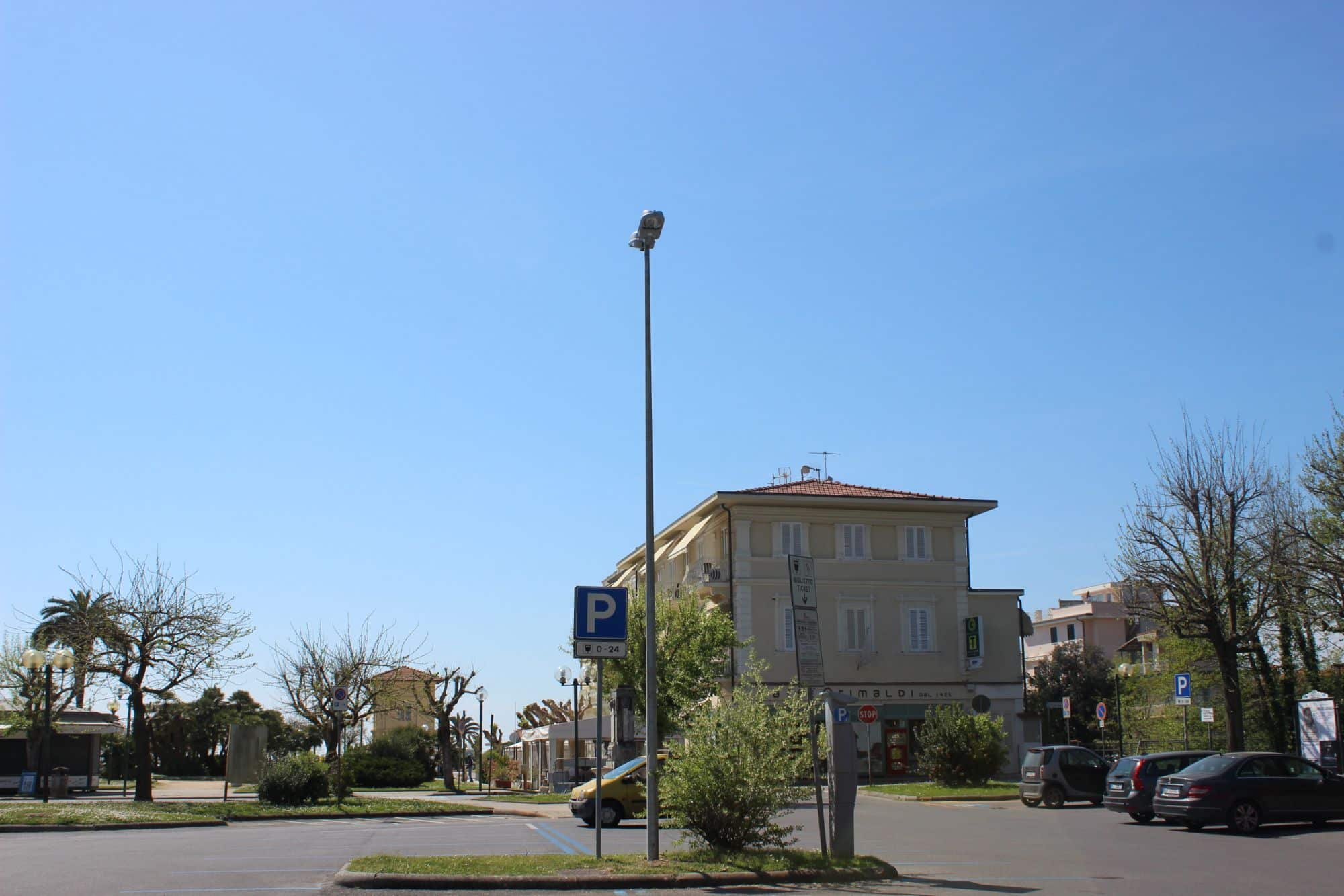 Foto nuovo impianto illuminazione Piazza Fiumetto
