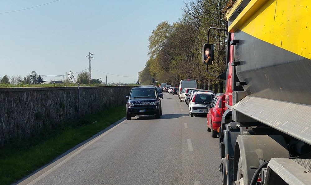 coda traffico camaiore